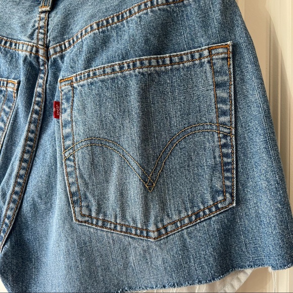 Levi’s Cut Off Denim Shorts - Picture 2 of 7